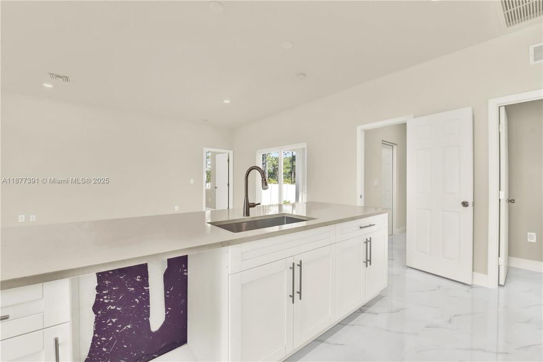 待售: $304,000 (3 贝兹, 2 浴室, 0 平方英尺)