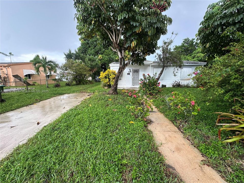 Vendido Recientemente: $329,000 (3 camas, 1 baños, 840 Pies cuadrados)