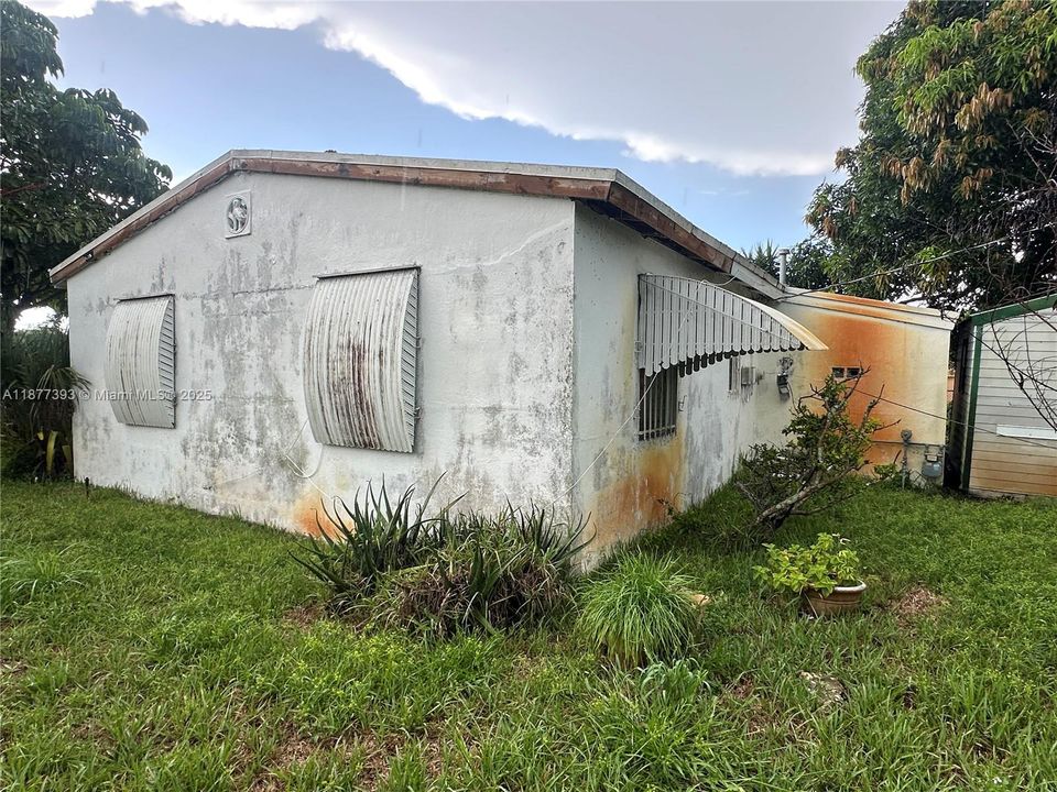 Vendido Recientemente: $329,000 (3 camas, 1 baños, 840 Pies cuadrados)