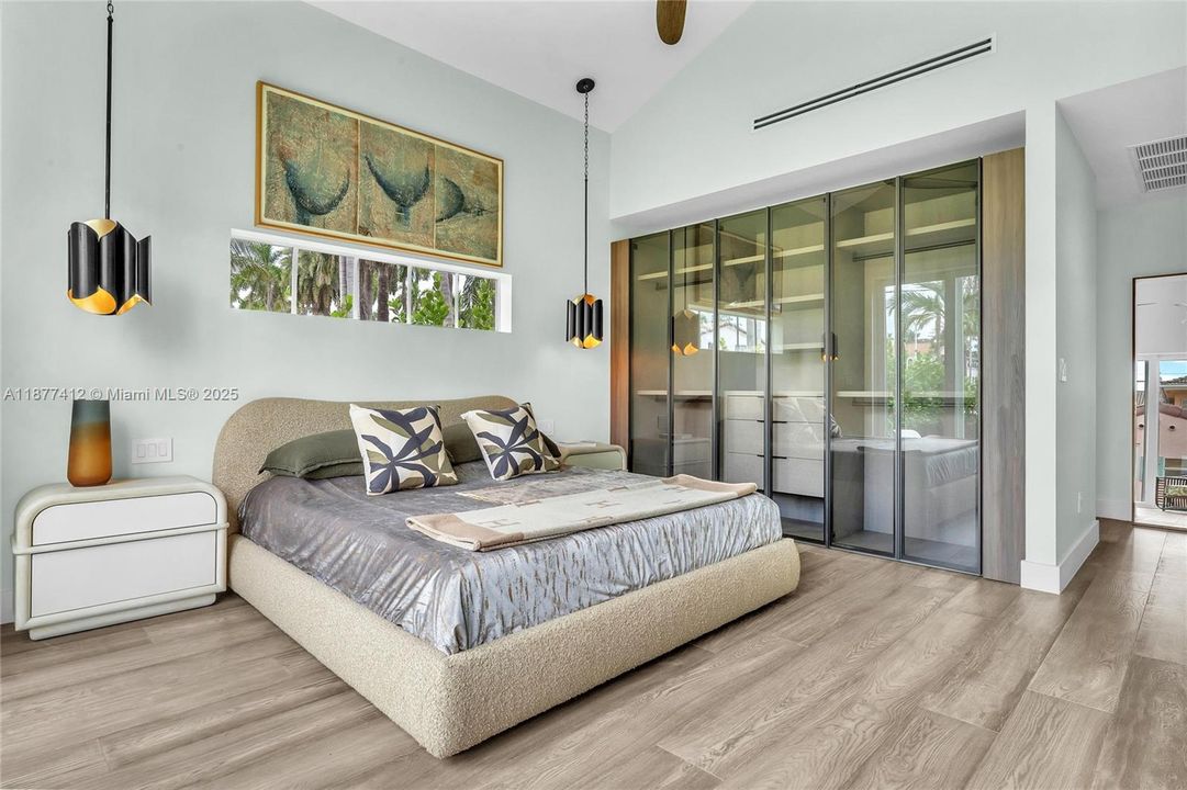 Active With Contract: $1,850,000 (4 beds, 5 baths, 2630 Square Feet)