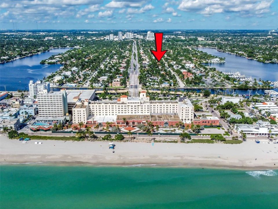 Active With Contract: $1,850,000 (4 beds, 5 baths, 2630 Square Feet)