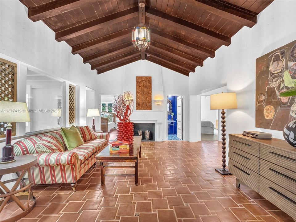 Active With Contract: $1,850,000 (4 beds, 5 baths, 2630 Square Feet)