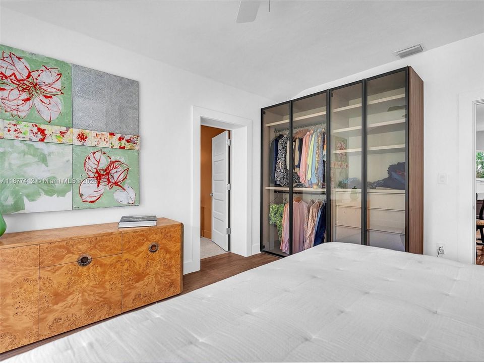 Active With Contract: $1,850,000 (4 beds, 5 baths, 2630 Square Feet)