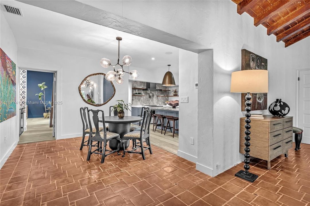 Active With Contract: $1,850,000 (4 beds, 5 baths, 2630 Square Feet)