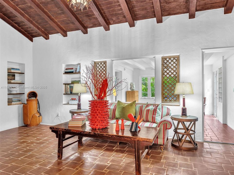 Active With Contract: $1,850,000 (4 beds, 5 baths, 2630 Square Feet)