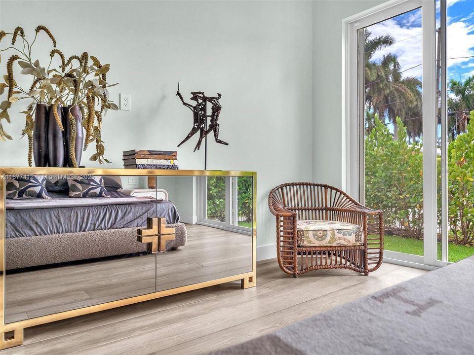 Active With Contract: $1,850,000 (4 beds, 5 baths, 2630 Square Feet)