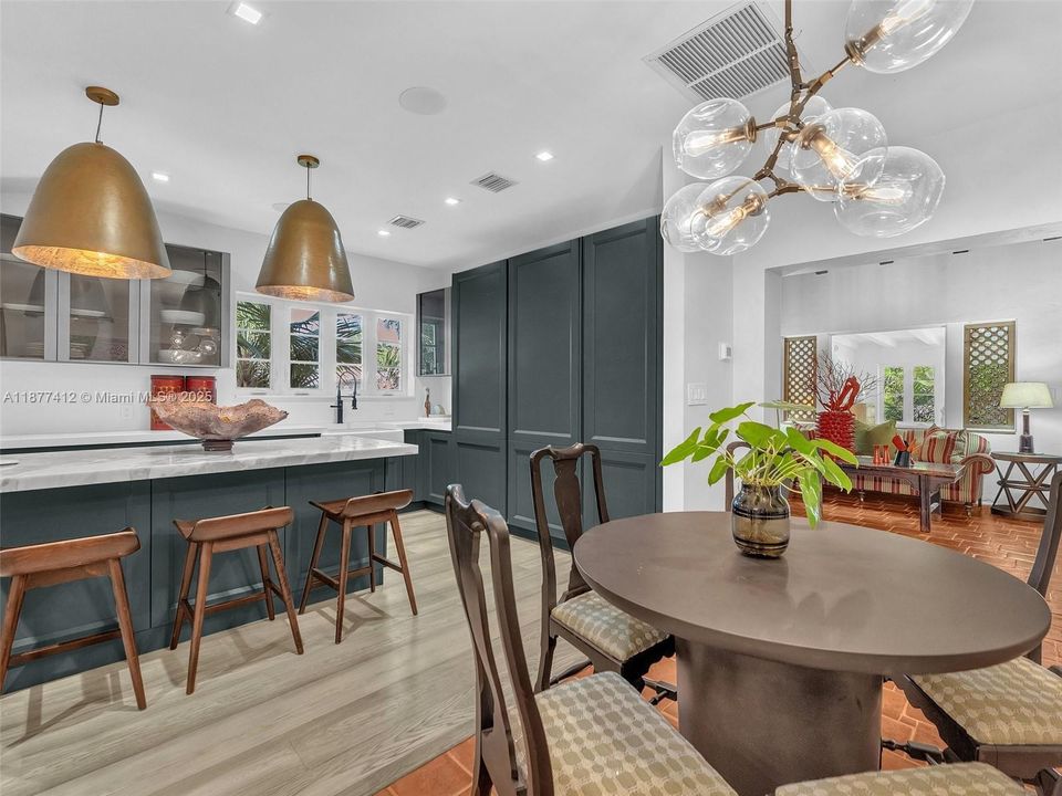 Active With Contract: $1,850,000 (4 beds, 5 baths, 2630 Square Feet)