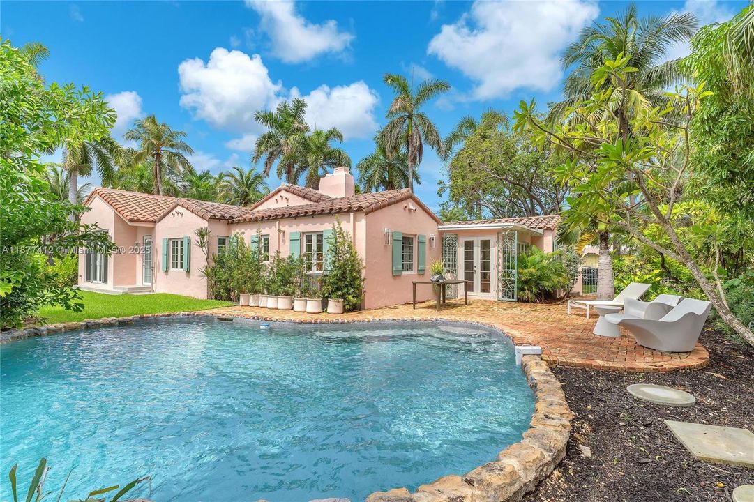 Active With Contract: $1,850,000 (4 beds, 5 baths, 2630 Square Feet)