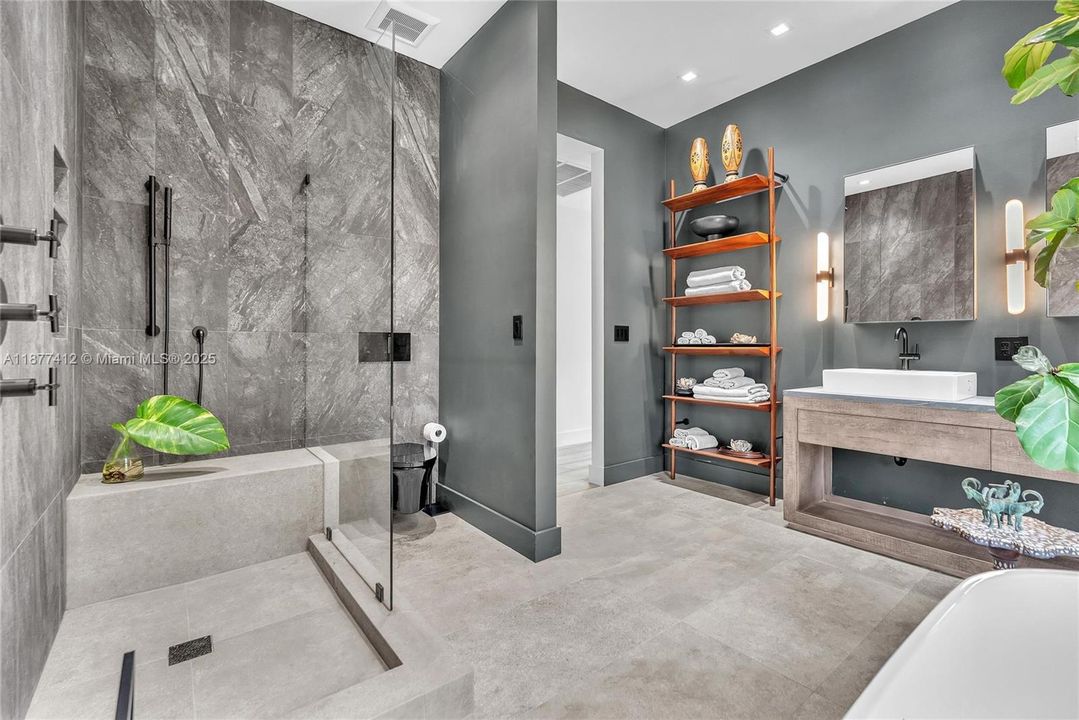 Active With Contract: $1,850,000 (4 beds, 5 baths, 2630 Square Feet)