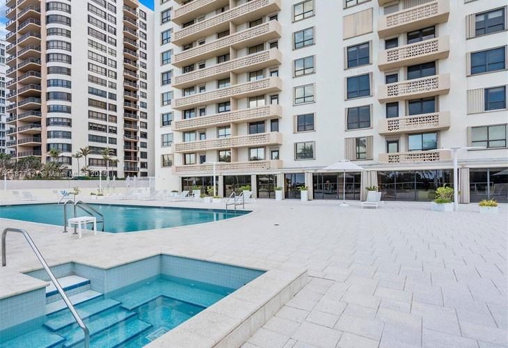 En Venta: $972,000 (2 camas, 2 baños, 1356 Pies cuadrados)