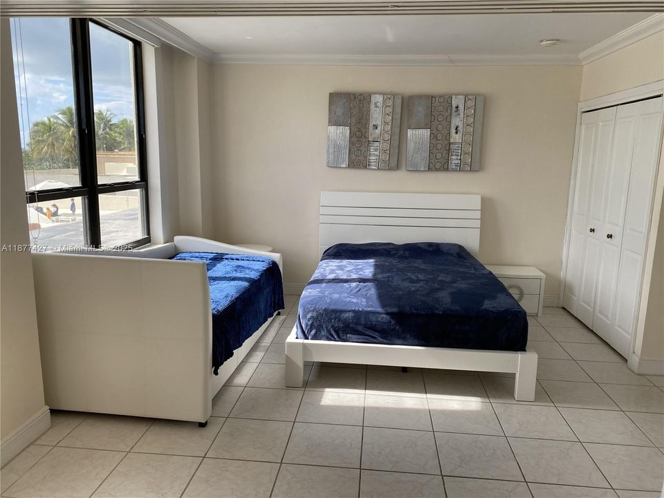 En Venta: $972,000 (2 camas, 2 baños, 1356 Pies cuadrados)