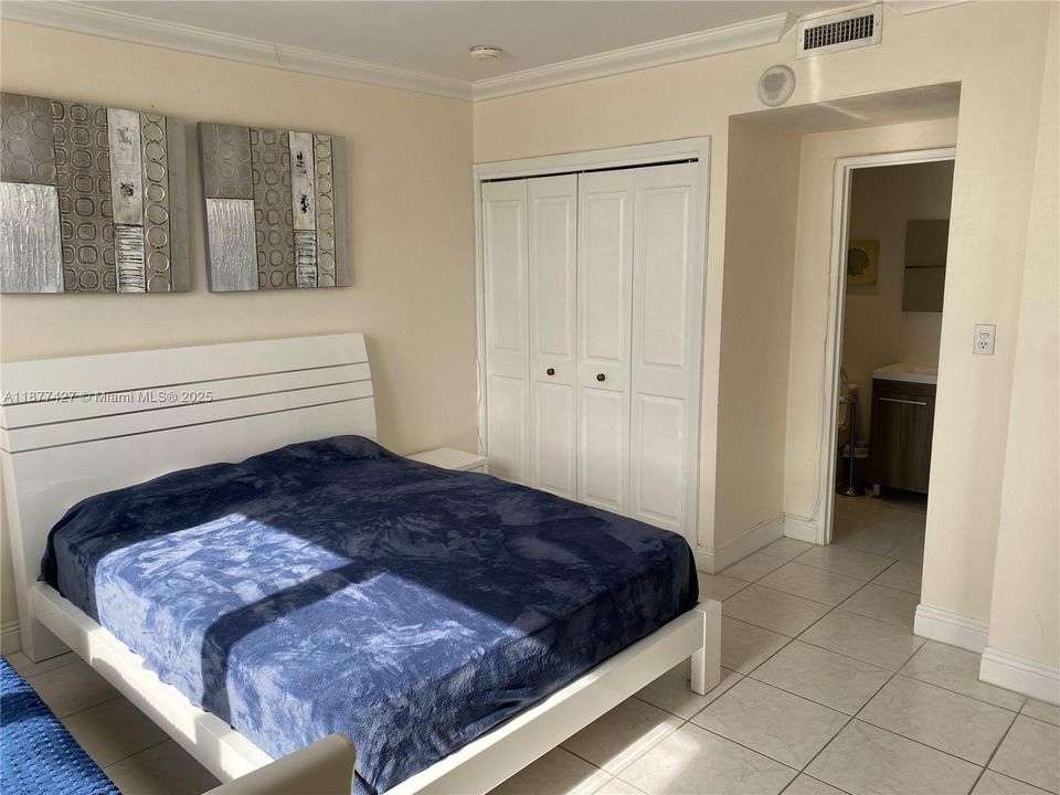 En Venta: $972,000 (2 camas, 2 baños, 1356 Pies cuadrados)