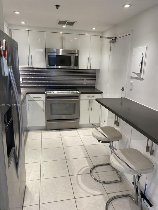 En Venta: $972,000 (2 camas, 2 baños, 1356 Pies cuadrados)