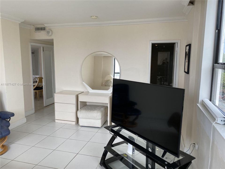 En Venta: $972,000 (2 camas, 2 baños, 1356 Pies cuadrados)