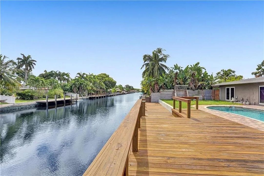 For Sale: $1,490,000 (3 beds, 2 baths, 2036 Square Feet)