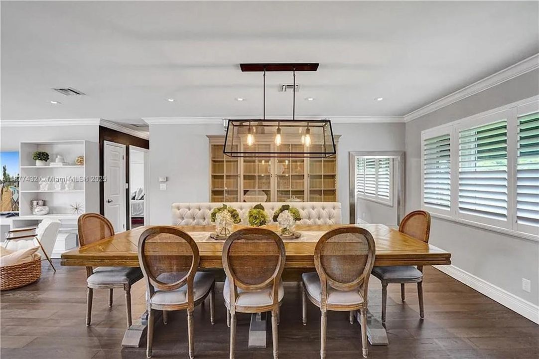 For Sale: $1,490,000 (3 beds, 2 baths, 2036 Square Feet)