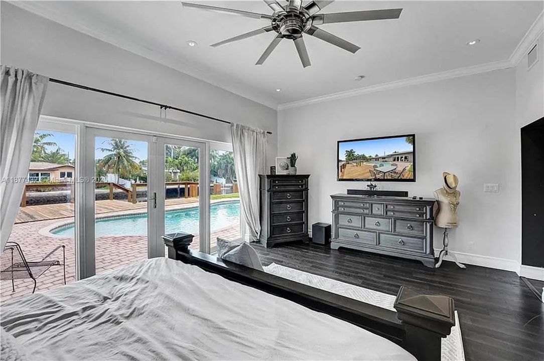 For Sale: $1,490,000 (3 beds, 2 baths, 2036 Square Feet)