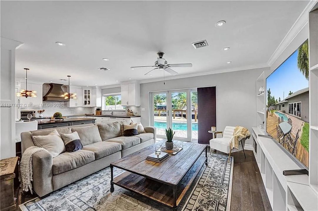 For Sale: $1,490,000 (3 beds, 2 baths, 2036 Square Feet)