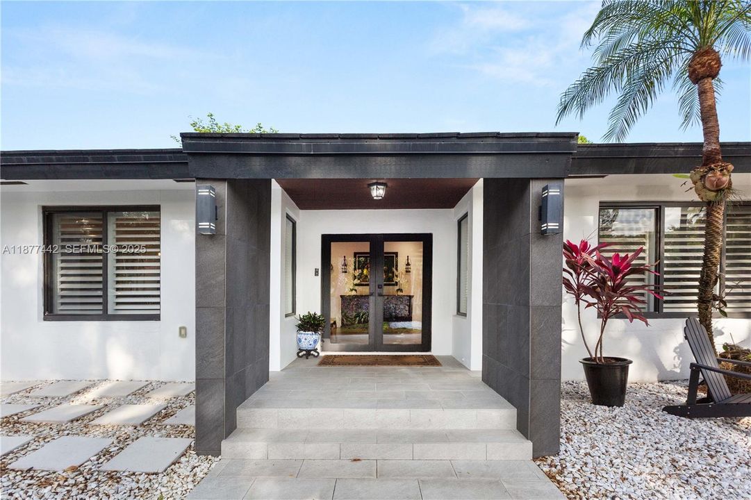 Activo con contrato: $2,148,000 (4 camas, 4 baños, 4184 Pies cuadrados)