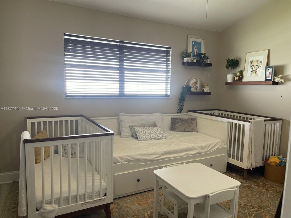 Active With Contract: $4,300 (3 beds, 2 baths, 1200 Square Feet)