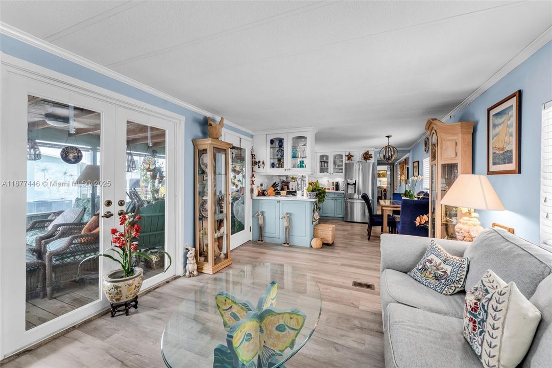 待售: $969,000 (2 贝兹, 1 浴室, 672 平方英尺)