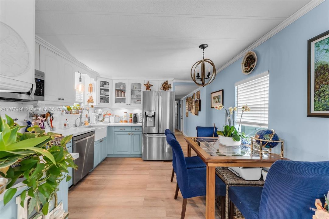 待售: $969,000 (2 贝兹, 1 浴室, 672 平方英尺)