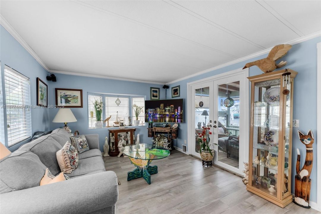 待售: $969,000 (2 贝兹, 1 浴室, 672 平方英尺)