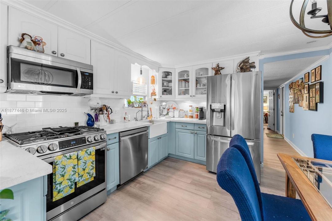 待售: $969,000 (2 贝兹, 1 浴室, 672 平方英尺)