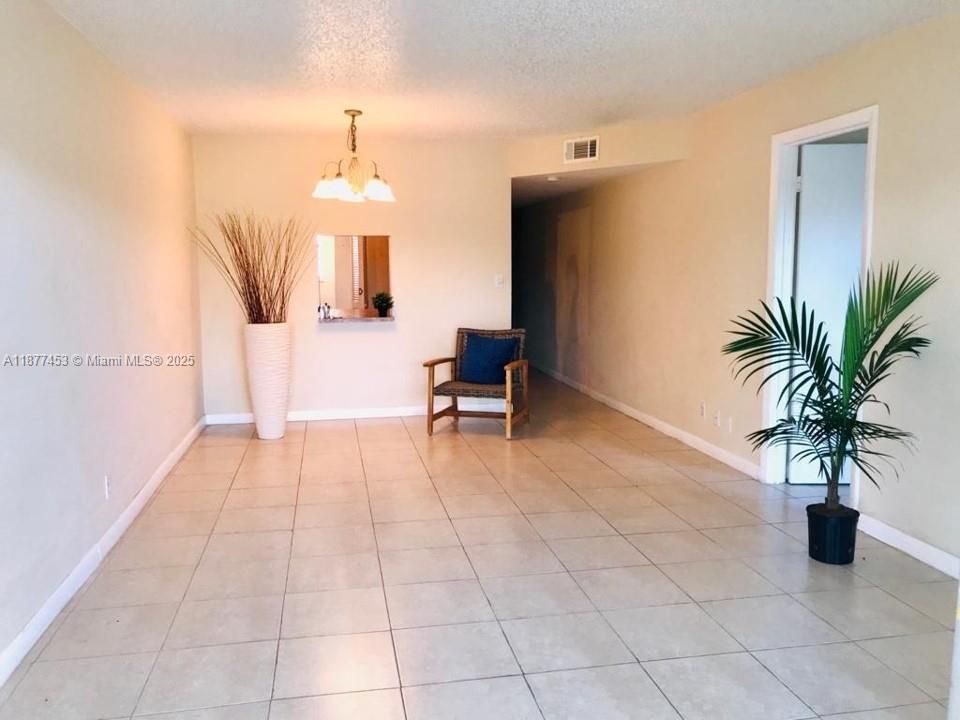 Recently Rented: $1,650 (1 beds, 1 baths, 750 Square Feet)