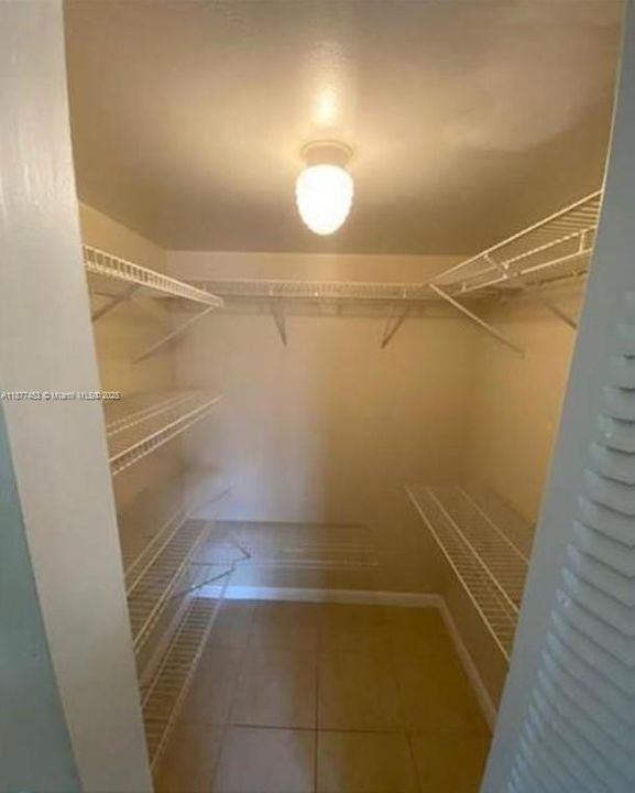 Recently Rented: $1,650 (1 beds, 1 baths, 750 Square Feet)