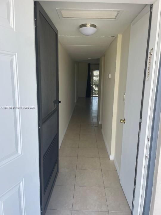 Recently Rented: $1,650 (1 beds, 1 baths, 750 Square Feet)