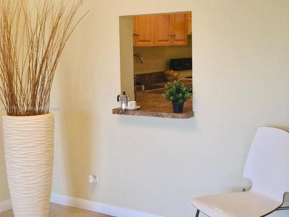 Recently Rented: $1,650 (1 beds, 1 baths, 750 Square Feet)