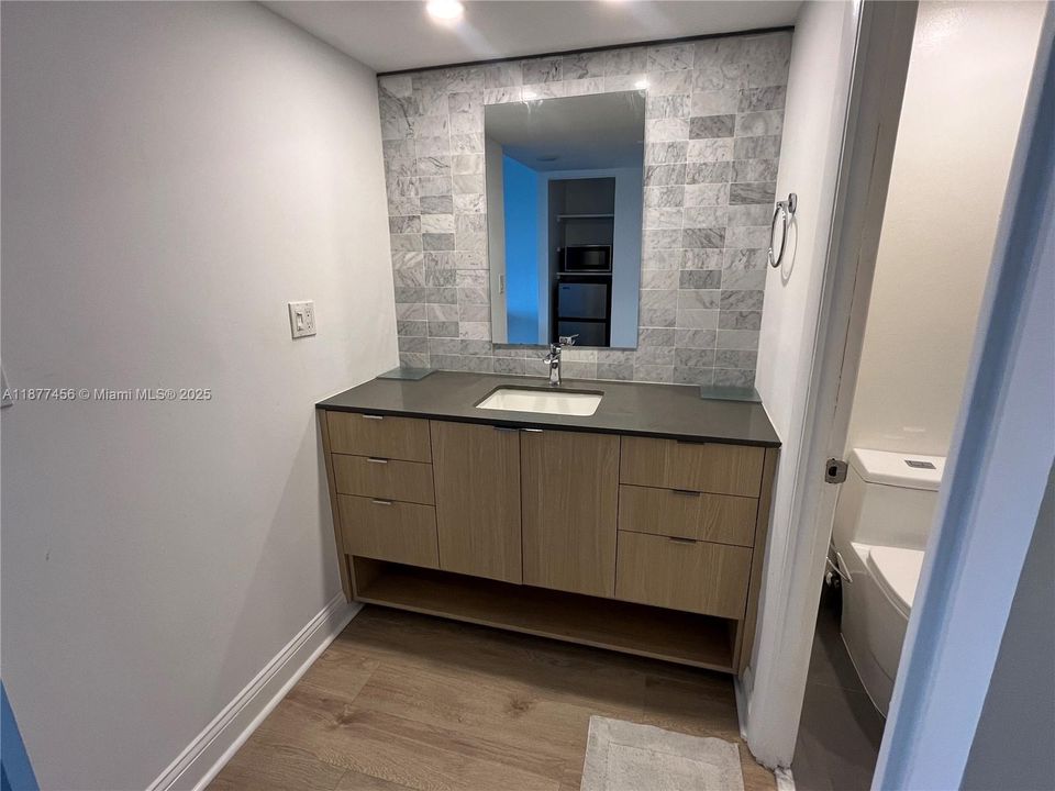 В аренду: $1,500 (0 спален, 1 ванн, 350 Квадратных фут)