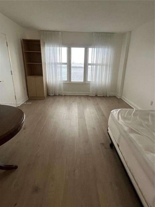 В аренду: $1,500 (0 спален, 1 ванн, 350 Квадратных фут)