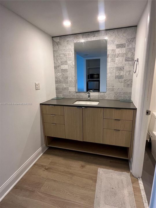 В аренду: $1,500 (0 спален, 1 ванн, 350 Квадратных фут)