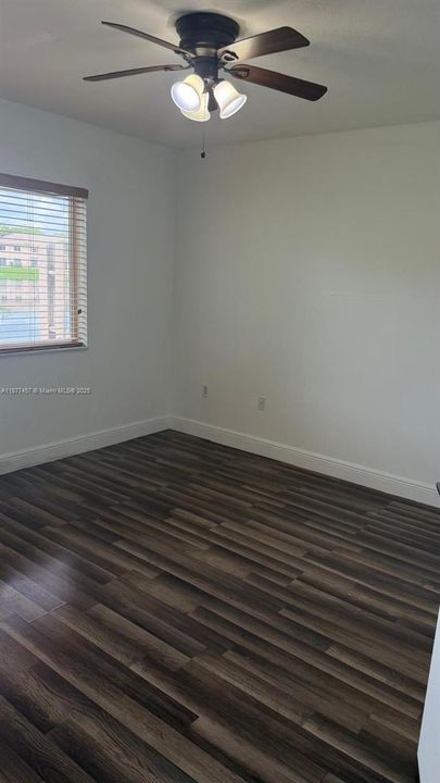 Active With Contract: $1,800 (2 beds, 2 baths, 822 Square Feet)