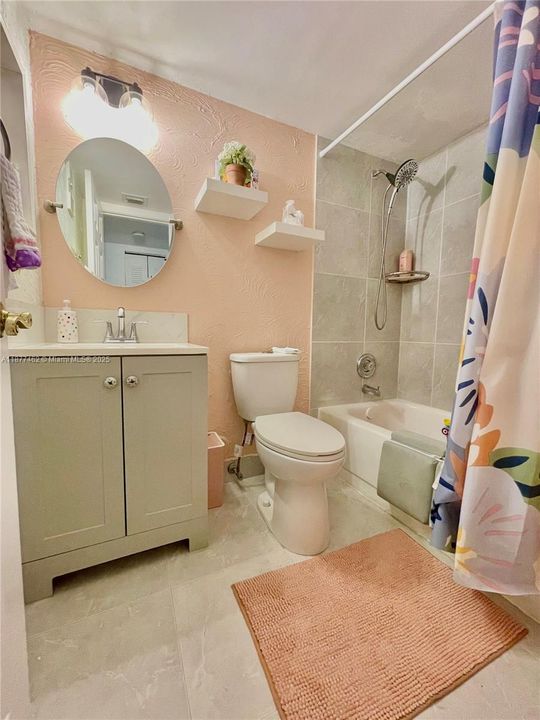 最近售出: $195,500 (2 贝兹, 2 浴室, 770 平方英尺)