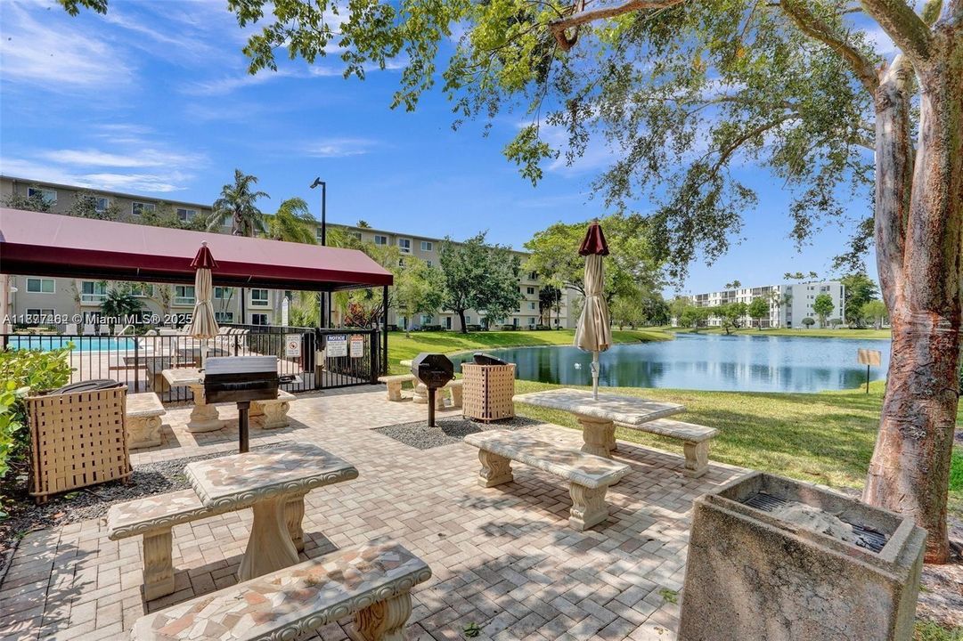 最近售出: $195,500 (2 贝兹, 2 浴室, 770 平方英尺)