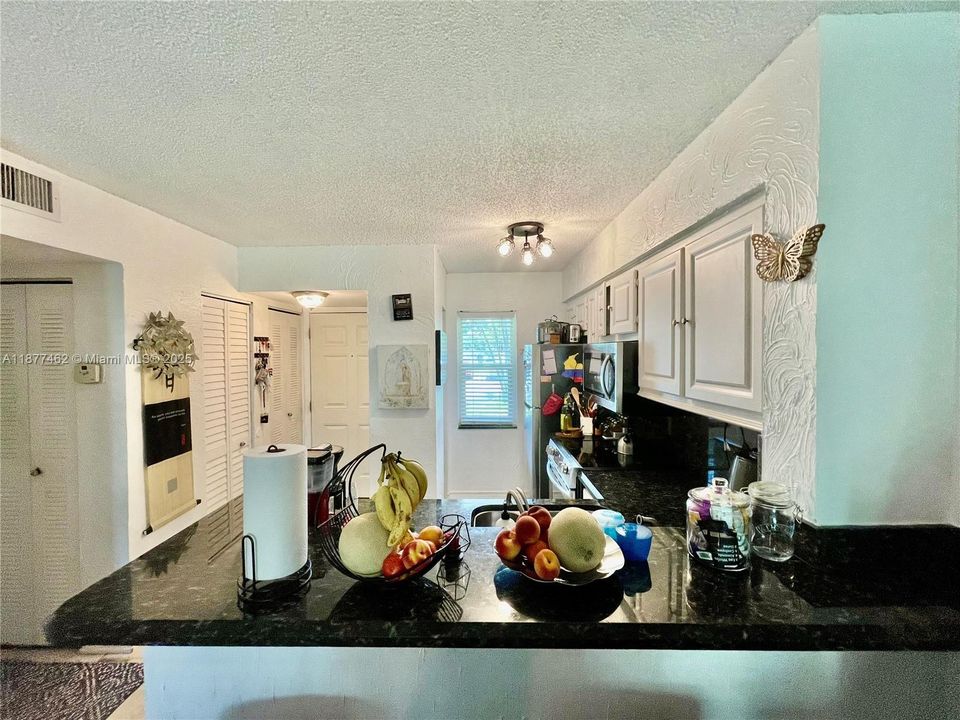 最近售出: $195,500 (2 贝兹, 2 浴室, 770 平方英尺)