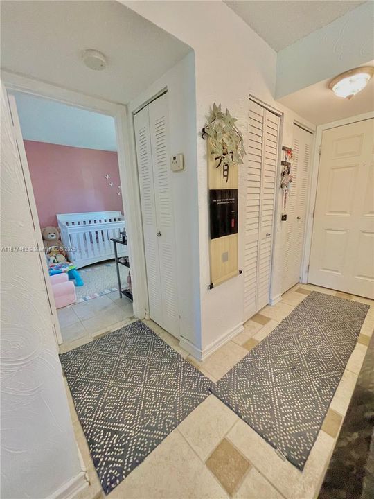 最近售出: $195,500 (2 贝兹, 2 浴室, 770 平方英尺)