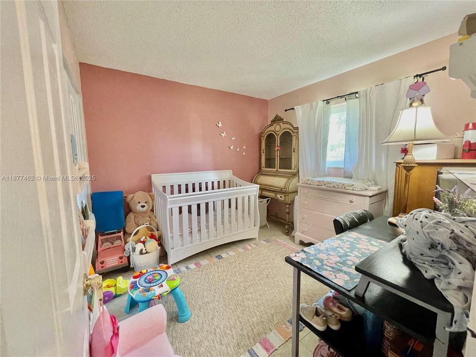 最近售出: $195,500 (2 贝兹, 2 浴室, 770 平方英尺)