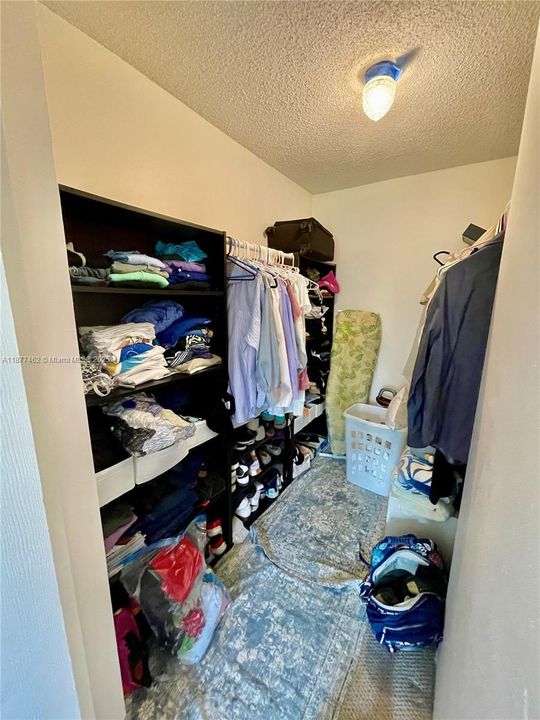 最近售出: $195,500 (2 贝兹, 2 浴室, 770 平方英尺)