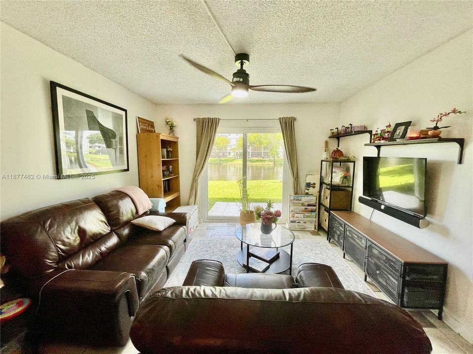 最近售出: $195,500 (2 贝兹, 2 浴室, 770 平方英尺)