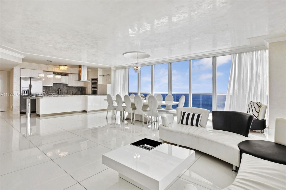 En Venta: $3,950,000 (4 camas, 4 baños, 3348 Pies cuadrados)