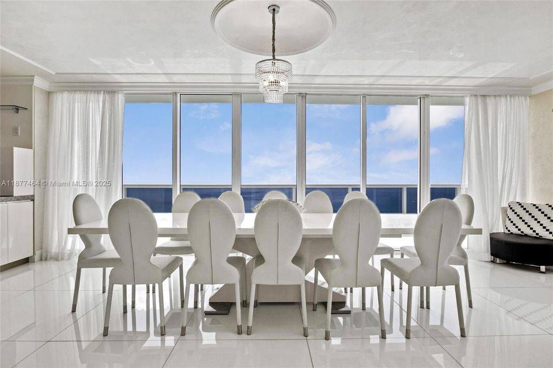 En Venta: $3,950,000 (4 camas, 4 baños, 3348 Pies cuadrados)