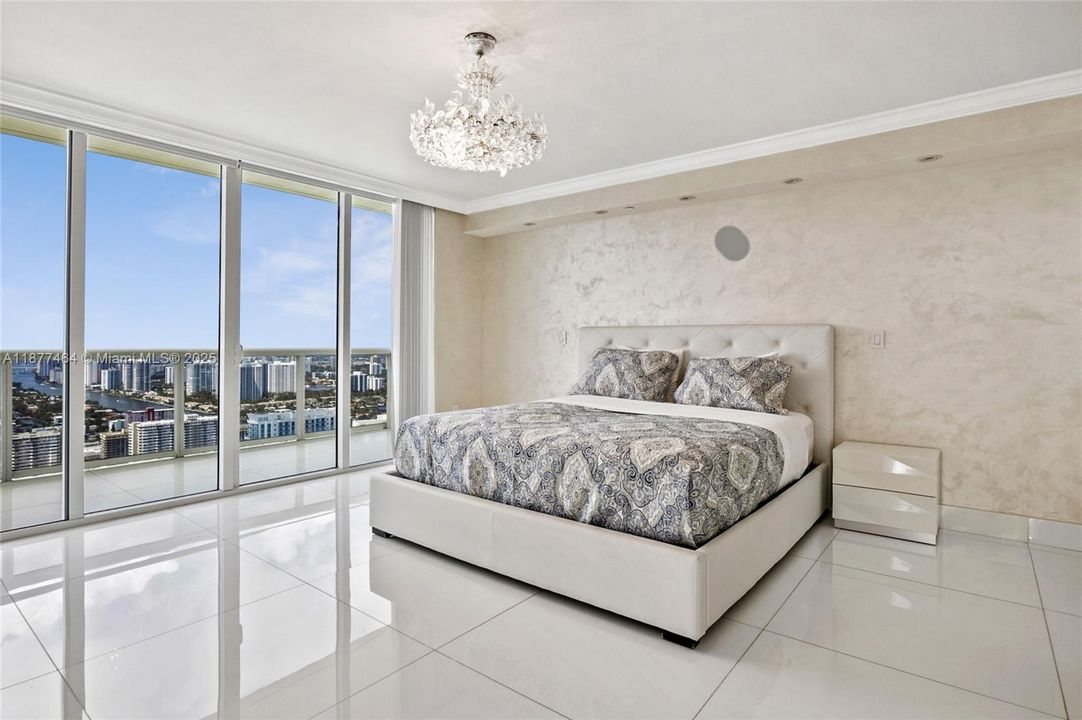 En Venta: $3,950,000 (4 camas, 4 baños, 3348 Pies cuadrados)