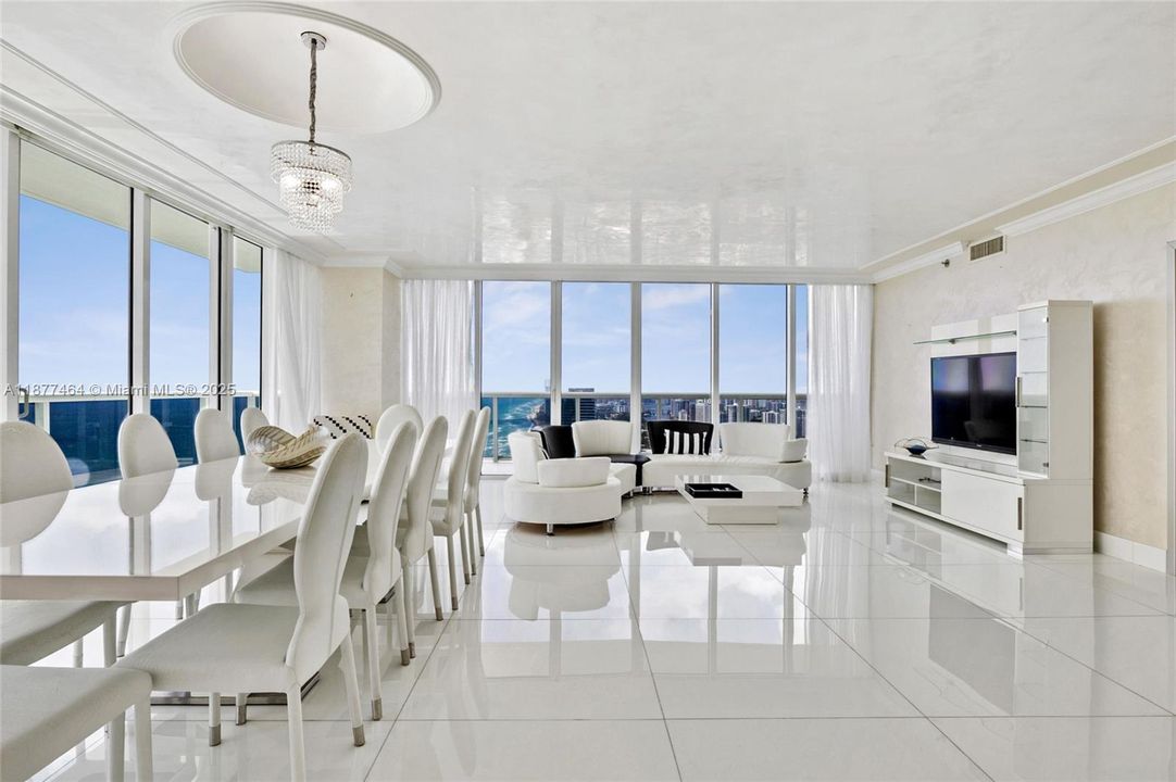 En Venta: $3,950,000 (4 camas, 4 baños, 3348 Pies cuadrados)