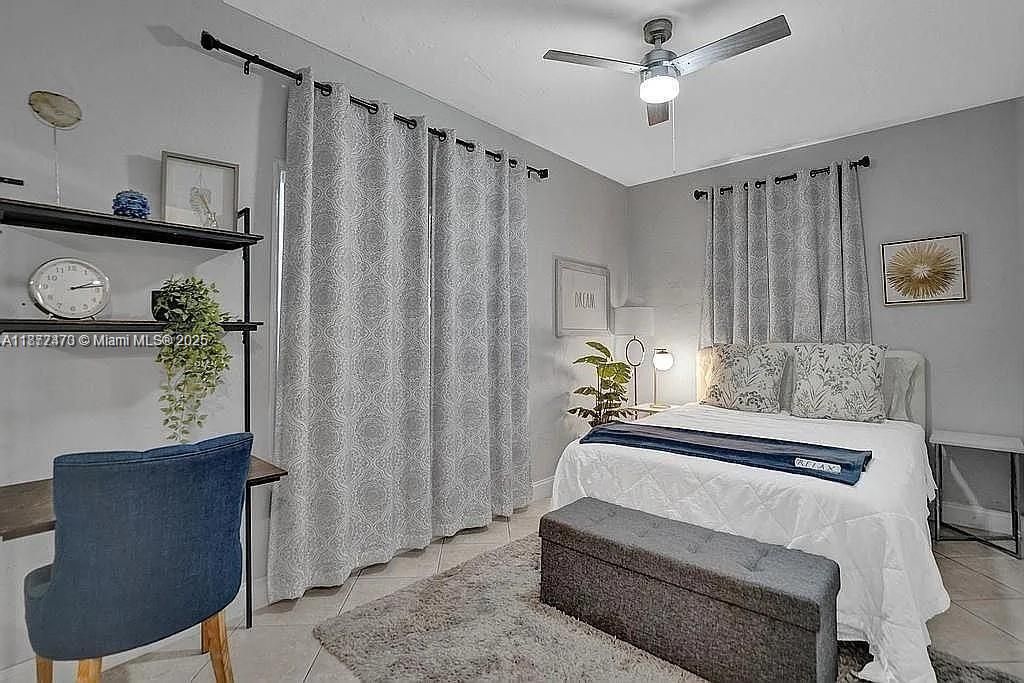 For Sale: $1,365,000 (2 beds, 1 baths, 890 Square Feet)