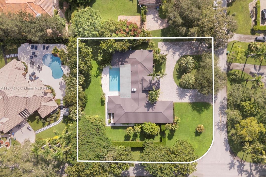 合同活跃: $3,975,000 (4 贝兹, 3 浴室, 4300 平方英尺)