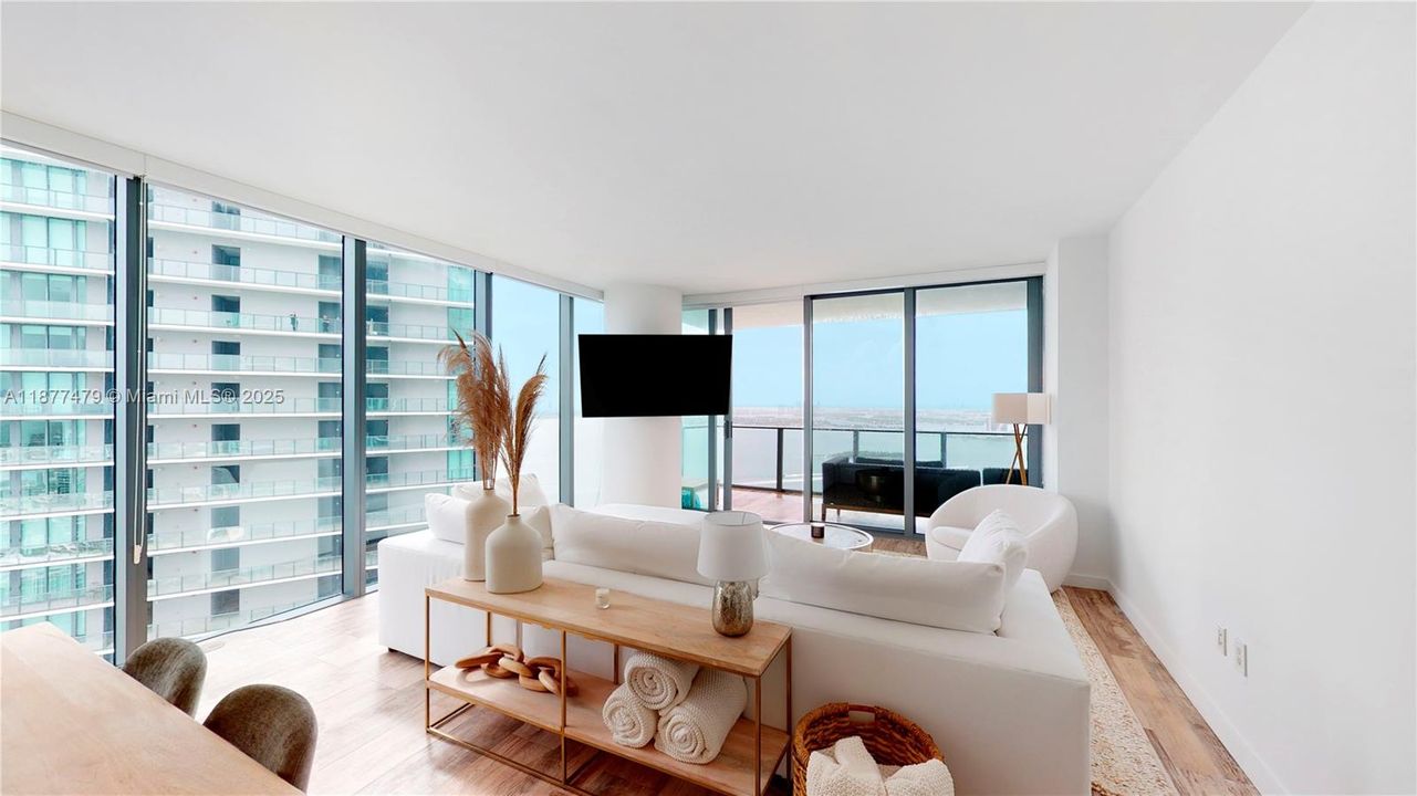 En Venta: $848,888 (1 camas, 2 baños, 898 Pies cuadrados)